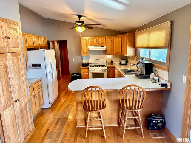 $525,000 | 1889 St Pauls Church Road, Chapin, IL 62628