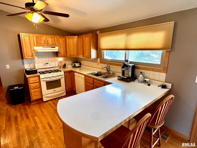 $525,000 | 1889 St Pauls Church Road, Chapin, IL 62628