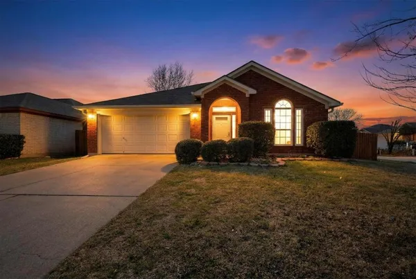 $299,000 | 1025 Caleb Street, Burleson, TX 76028