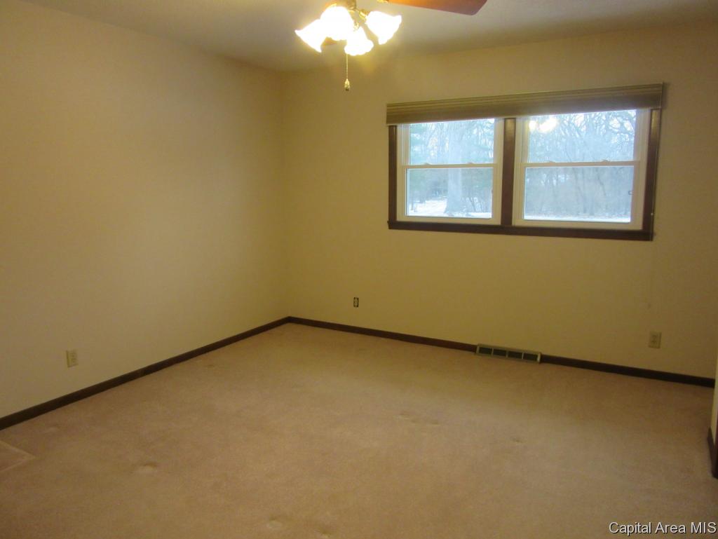 7212 Ramblewood Drive Rochester, IL 62563 - Photo 11 of 16 Gallery Image 11
