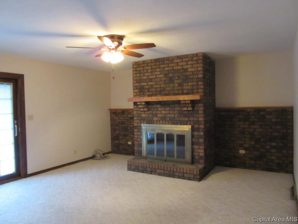 7212 Ramblewood Drive Rochester, IL 62563 - Photo 2 of 16 Gallery Image 2