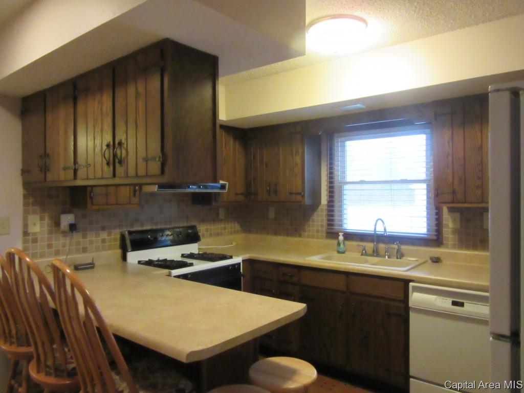 7212 Ramblewood Drive Rochester, IL 62563 - Photo 5 of 16 Gallery Image 5