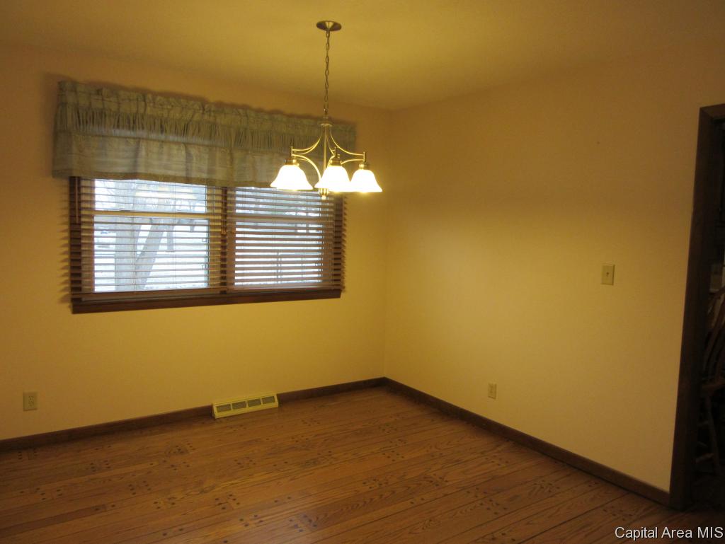 7212 Ramblewood Drive Rochester, IL 62563 - Photo 7 of 16 Gallery Image 7