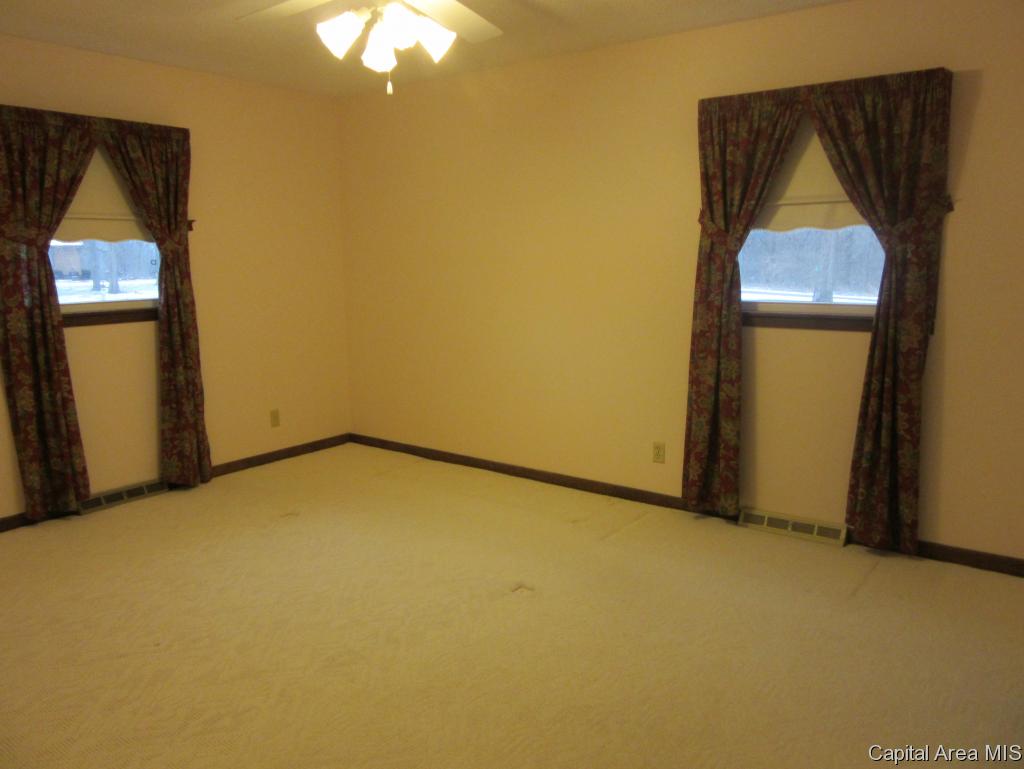 7212 Ramblewood Drive Rochester, IL 62563 - Photo 9 of 16 Gallery Image 9