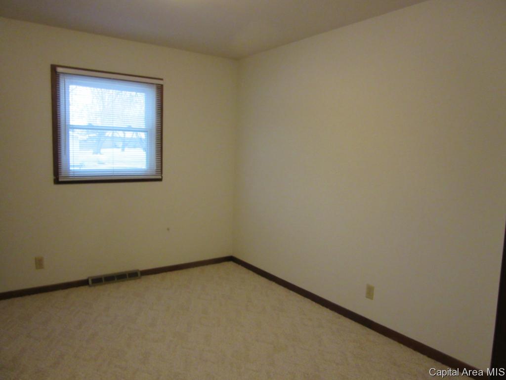 7212 Ramblewood Drive Rochester, IL 62563 - Photo 10 of 16 Gallery Image 10