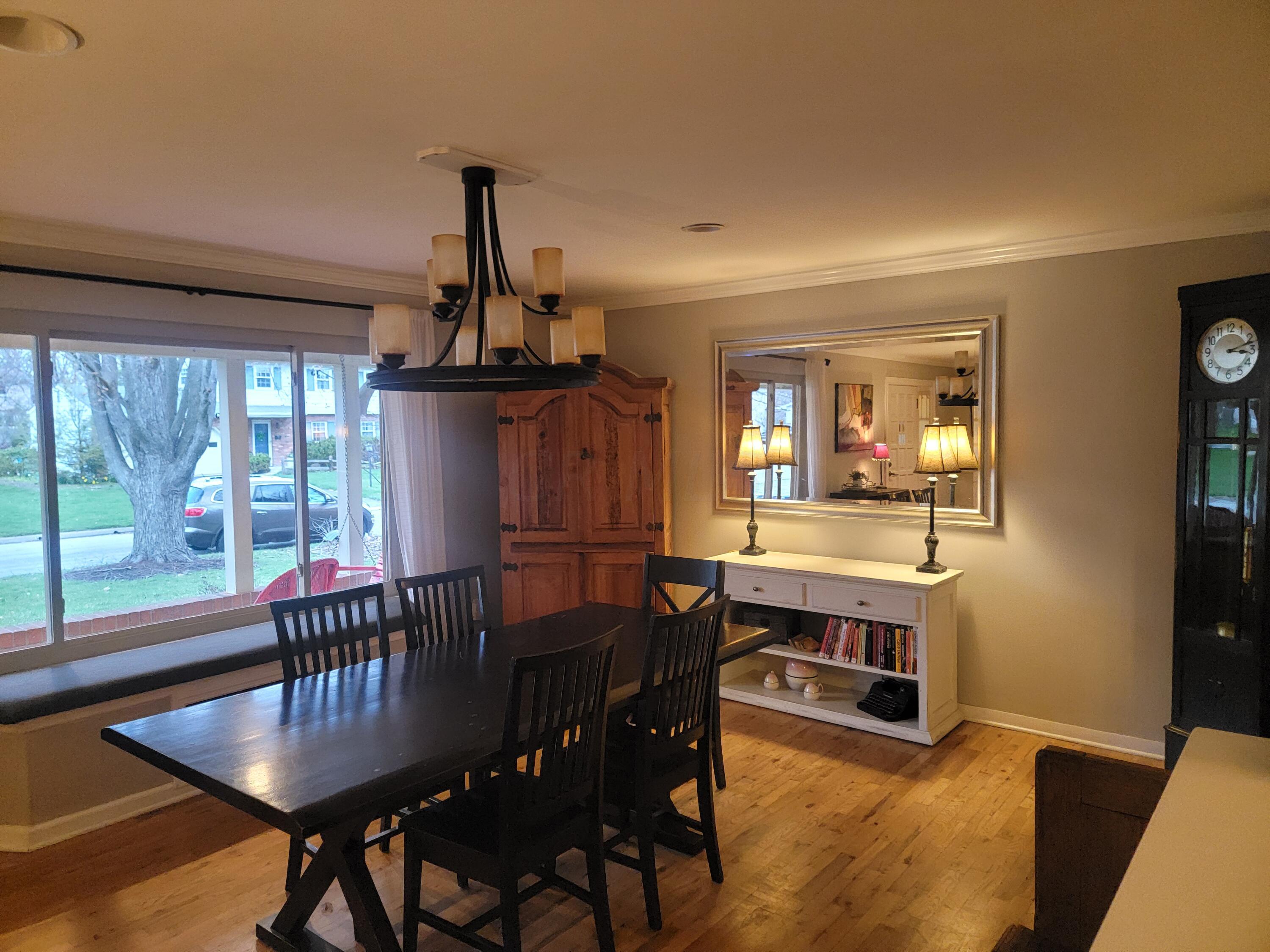 1455 Reymond Road Columbus, OH 43220 - Photo 18 of 57 Dining Room