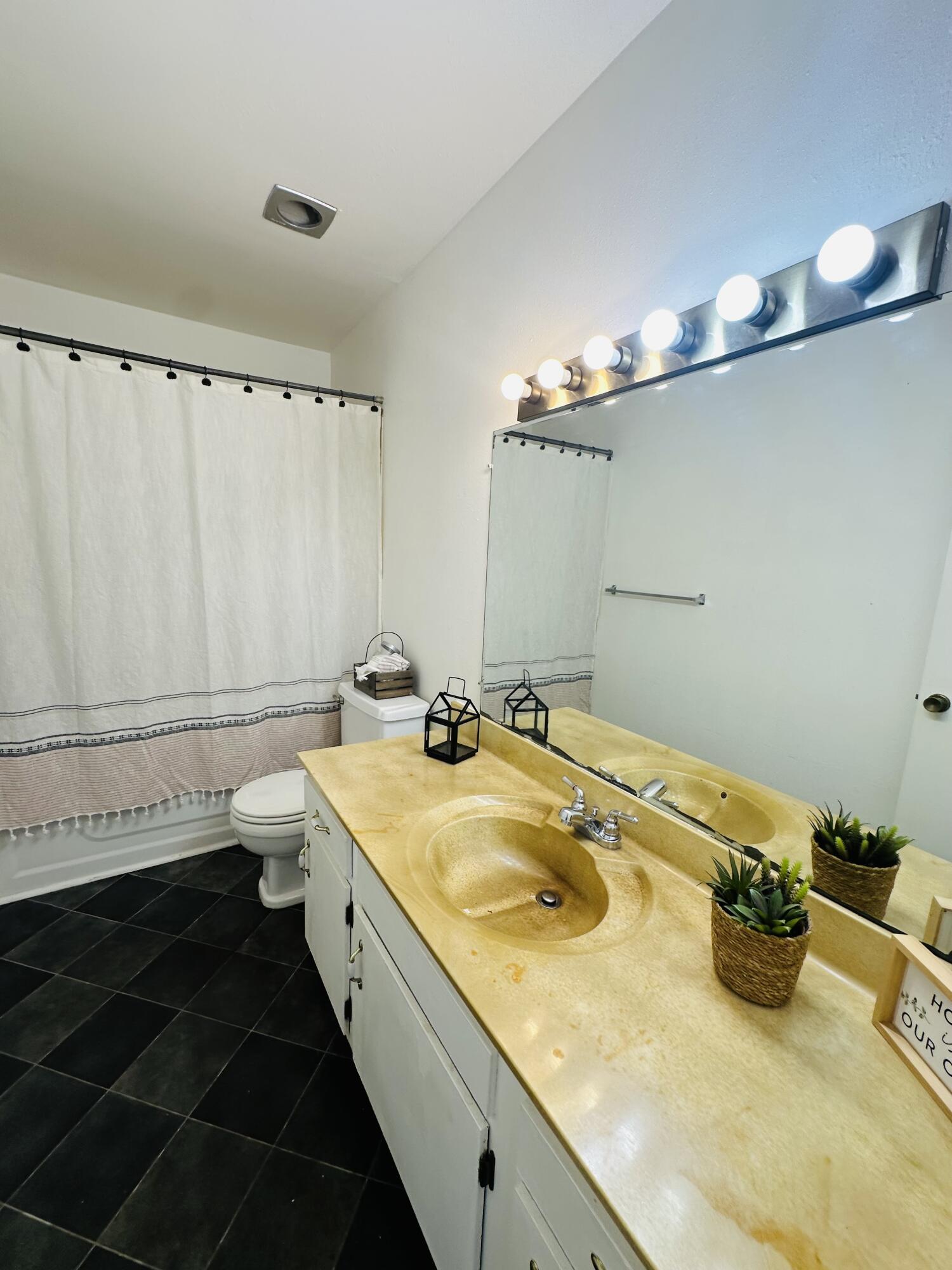 900 Mountain Creek Road, Unit R321 Chattanooga, TN 37405 - Photo 8 of 23 IMG_6864