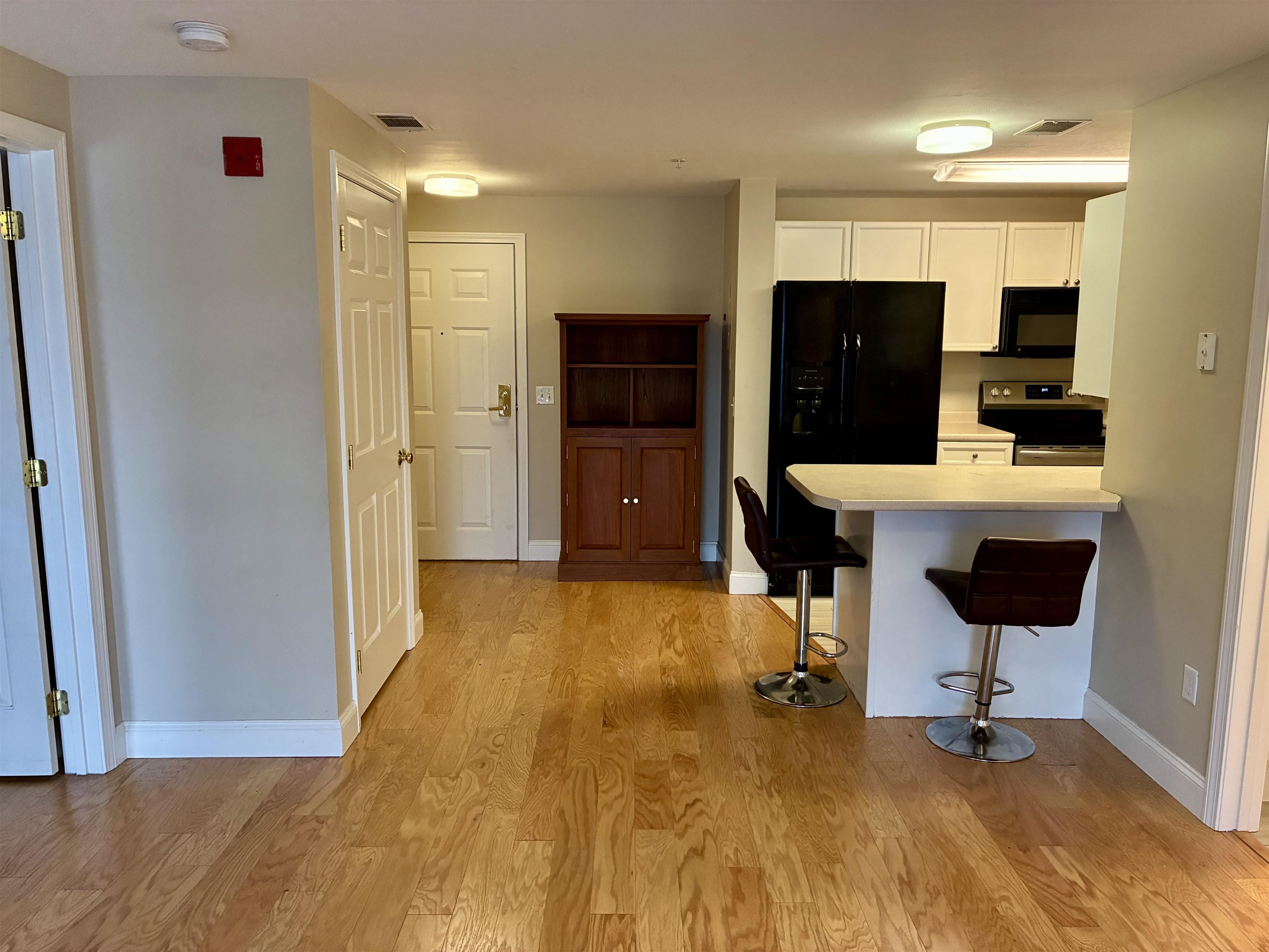 14 Crestview Circle, Unit 160 Londonderry, NH 03053 - Photo 2 of 11