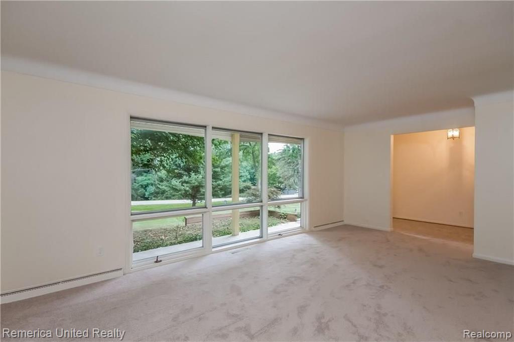 36203 Paddleford Road Farmington Hills, MI 48331 - Photo 9 of 42