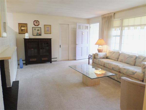 12 Myrna Road Framingham, MA 01701 - Photo 2 of 16