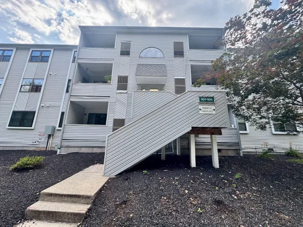 $165,000 | 914 Gov House Circle, Unit 94, Wilmington, DE 19809