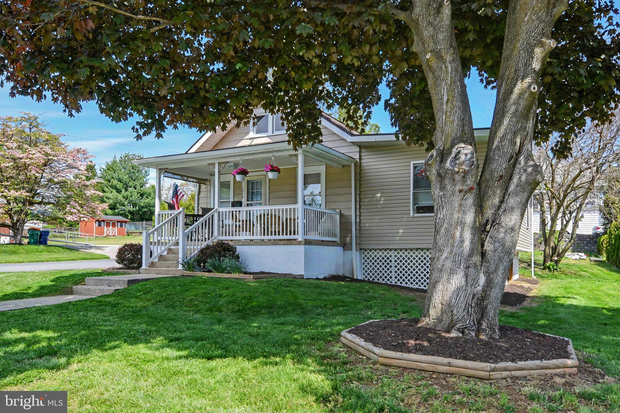 1949 Reading Avenue Reading, PA 19609 - Photo 2 of 37