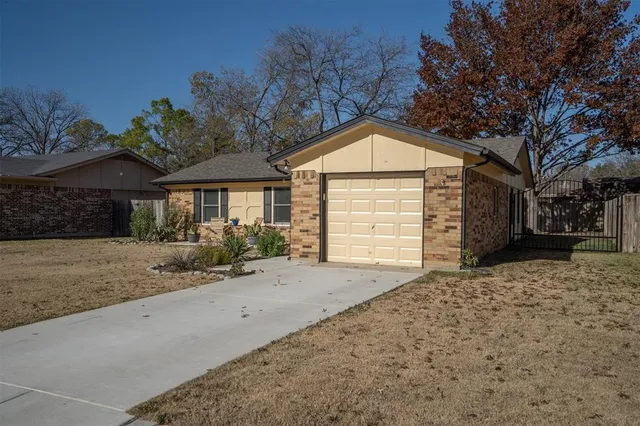 $1,800 | 427 Marsha Street, Keller, TX 76248