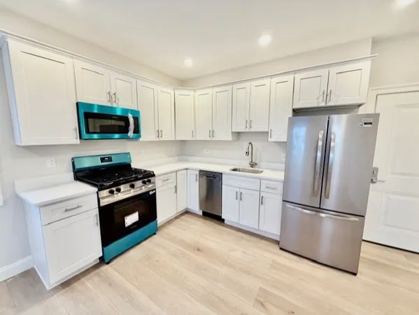 $2,400 | 220 Winthrop Street, Unit 302, Winthrop, MA 02152