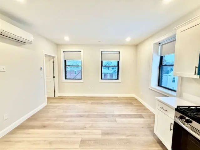 $2,400 | 220 Winthrop Street, Unit 302, Winthrop, MA 02152