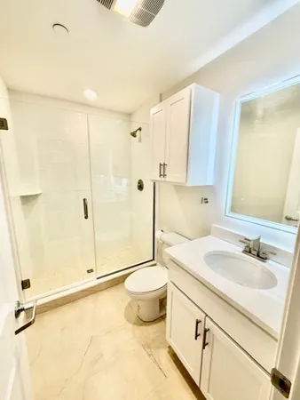 $2,400 | 220 Winthrop Street, Unit 302, Winthrop, MA 02152