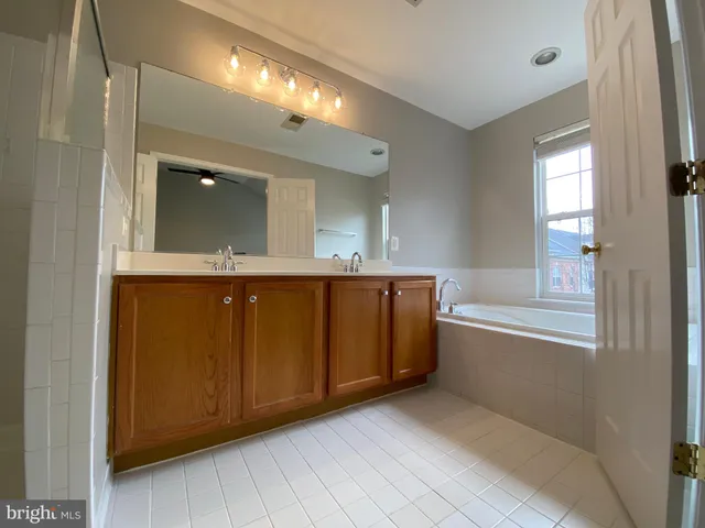 $2,750 | 4929 Chaste Tree Place, Woodbridge, VA 22192