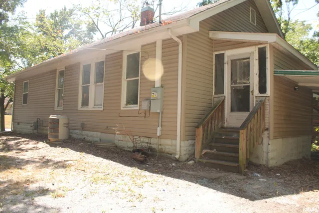 $50,000 | 702 West Walnut Street, Carbondale, IL 62901