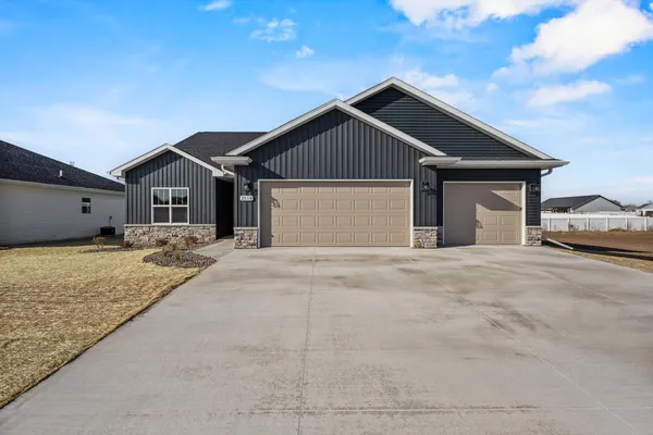 $463,900 | 2518 Tipperary Trail, De Pere, WI 54115
