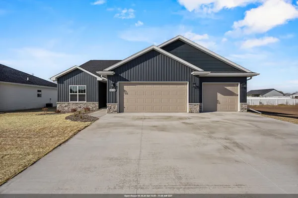 $463,900 | 2518 Tipperary Trail, De Pere, WI 54115