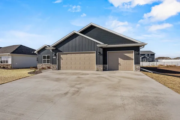$463,900 | 2518 Tipperary Trail, De Pere, WI 54115