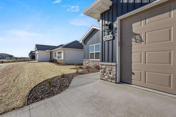 $463,900 | 2518 Tipperary Trail, De Pere, WI 54115