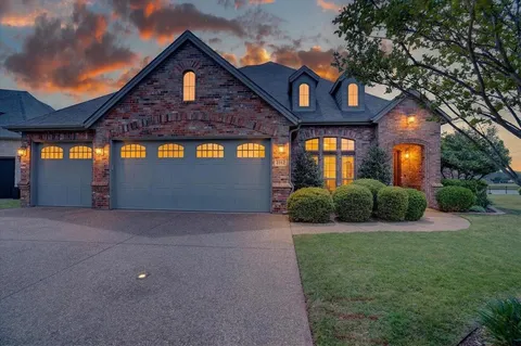 $849,900 | 2312 Marseilles Court, Granbury, TX 76048