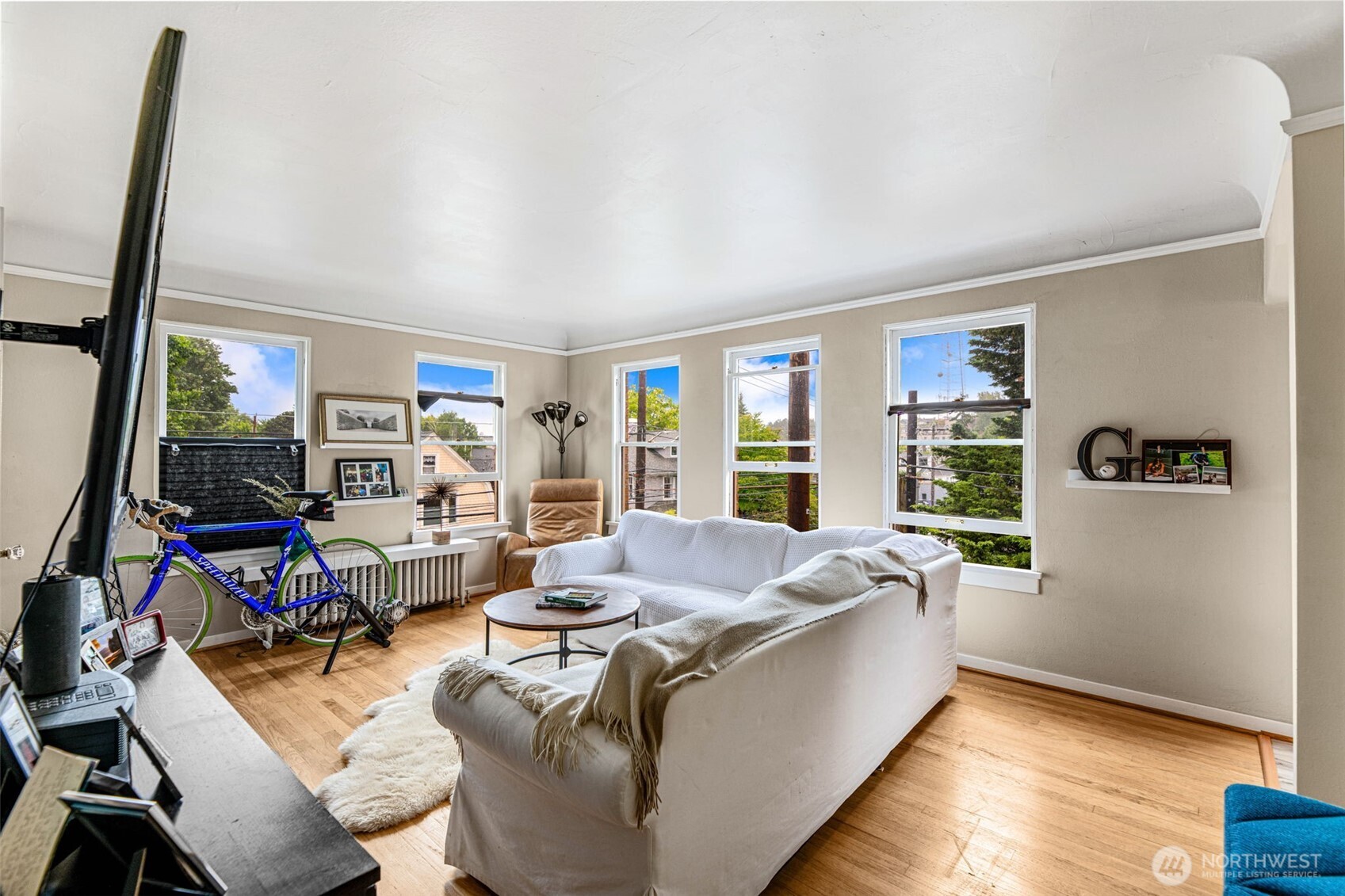 1427 3rd Avenue West, Unit 8 Seattle, WA 98119 - Photo 9 of 35