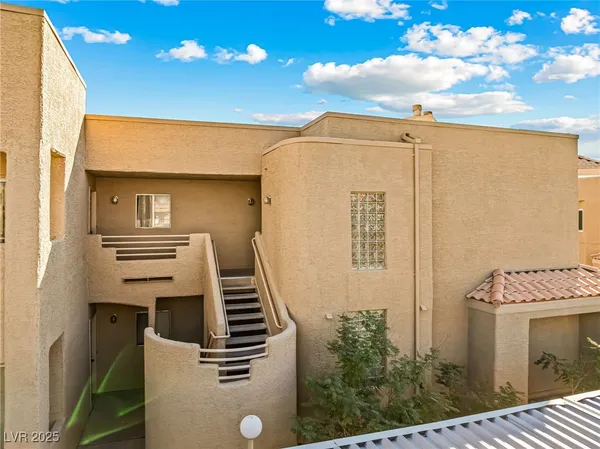 $189,000 | 2191 Bay Club Drive, Unit 204, Laughlin, NV 89029