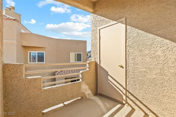 $189,000 | 2191 Bay Club Drive, Unit 204, Laughlin, NV 89029