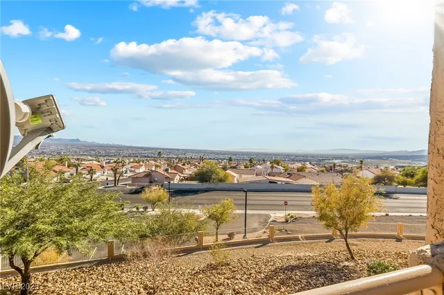 $195,000 | 2191 Bay Club Drive, Unit 204, Laughlin, NV 89029