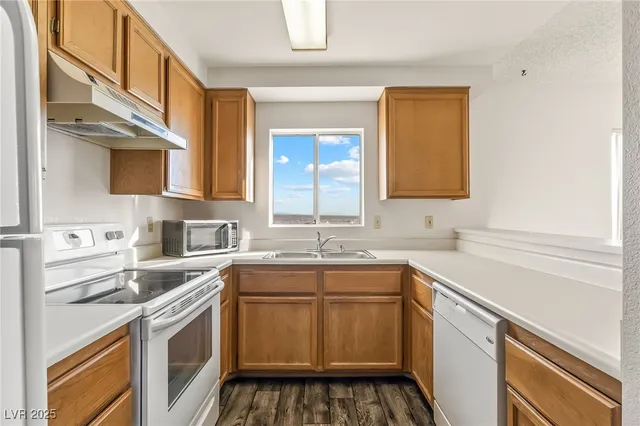 $195,000 | 2191 Bay Club Drive, Unit 204, Laughlin, NV 89029