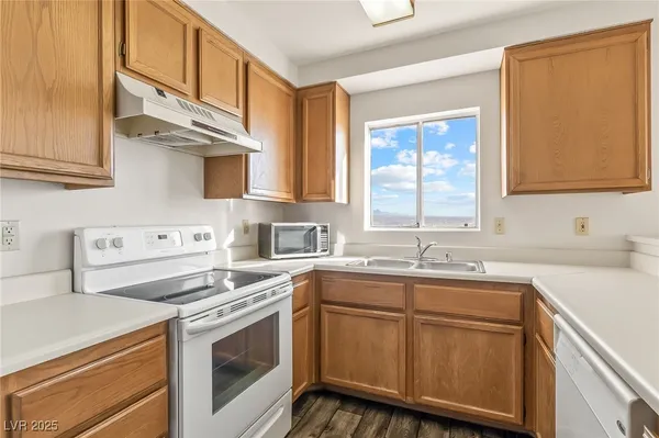 $189,000 | 2191 Bay Club Drive, Unit 204, Laughlin, NV 89029