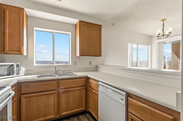 $189,000 | 2191 Bay Club Drive, Unit 204, Laughlin, NV 89029