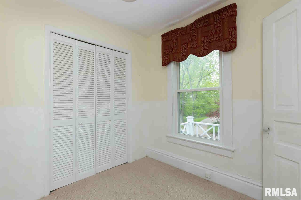 709 3rd Street Moline, IL 61265 - Photo 14 of 23 Gallery Image 14