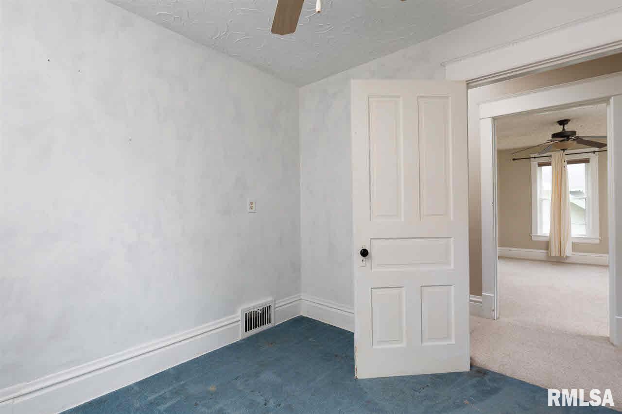 709 3rd Street Moline, IL 61265 - Photo 16 of 23 Gallery Image 16