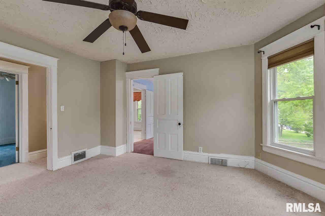 709 3rd Street Moline, IL 61265 - Photo 18 of 23 Gallery Image 18