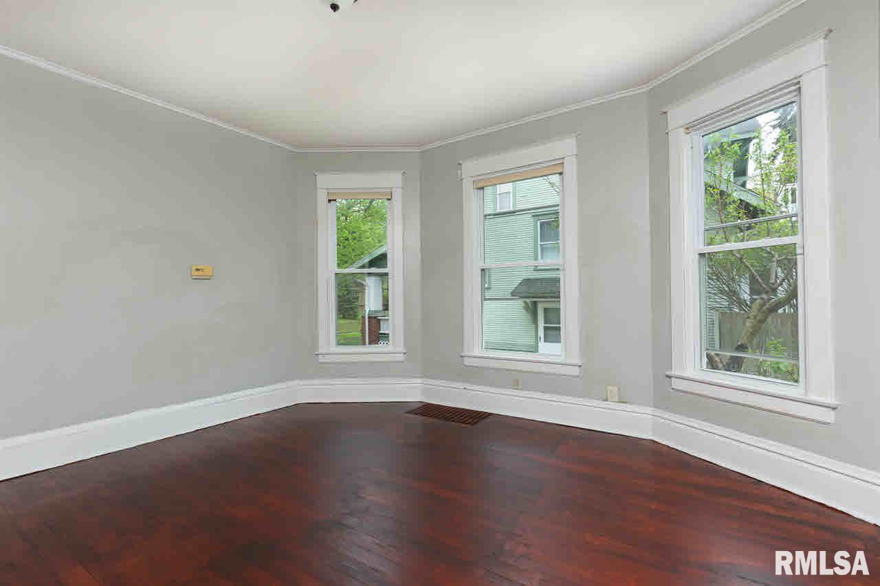 709 3rd Street Moline, IL 61265 - Photo 7 of 23 Gallery Image 7