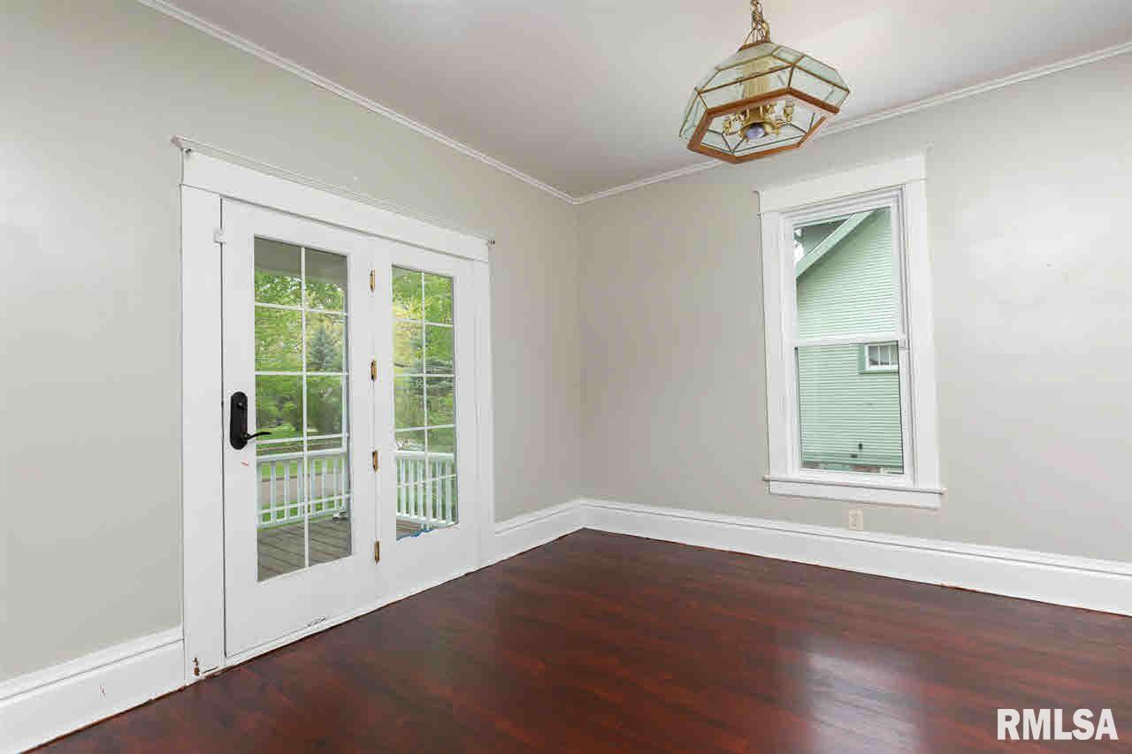 709 3rd Street Moline, IL 61265 - Photo 10 of 23 Gallery Image 10