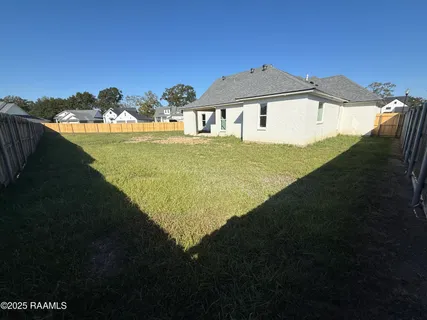 $423,900 | 102 Lakes Edge Drive, Broussard, LA 70518