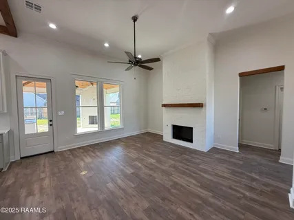 $423,900 | 102 Lakes Edge Drive, Broussard, LA 70518