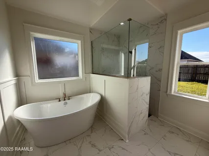 $423,900 | 102 Lakes Edge Drive, Broussard, LA 70518