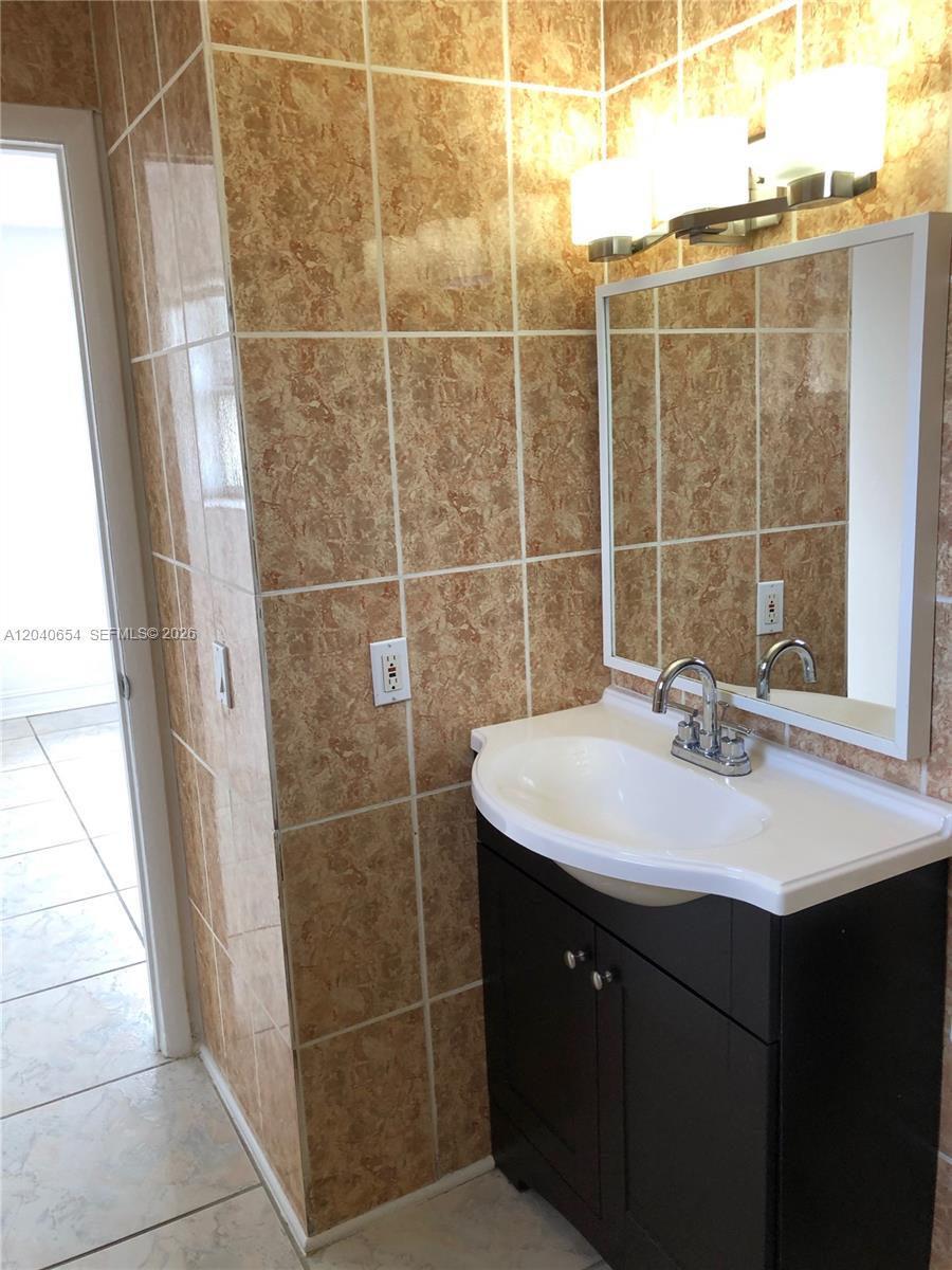 444 Southwest 4th Street, Unit 404 Miami, FL 33130 - Photo 21 of 25