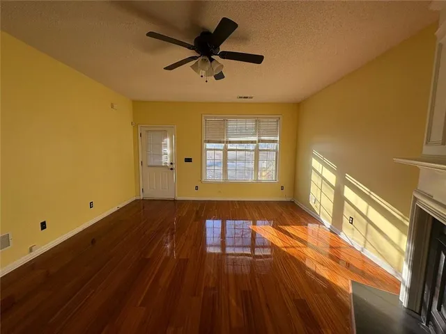 $2,400 | 1607 Heyford Circle, Kennesaw, GA 30152