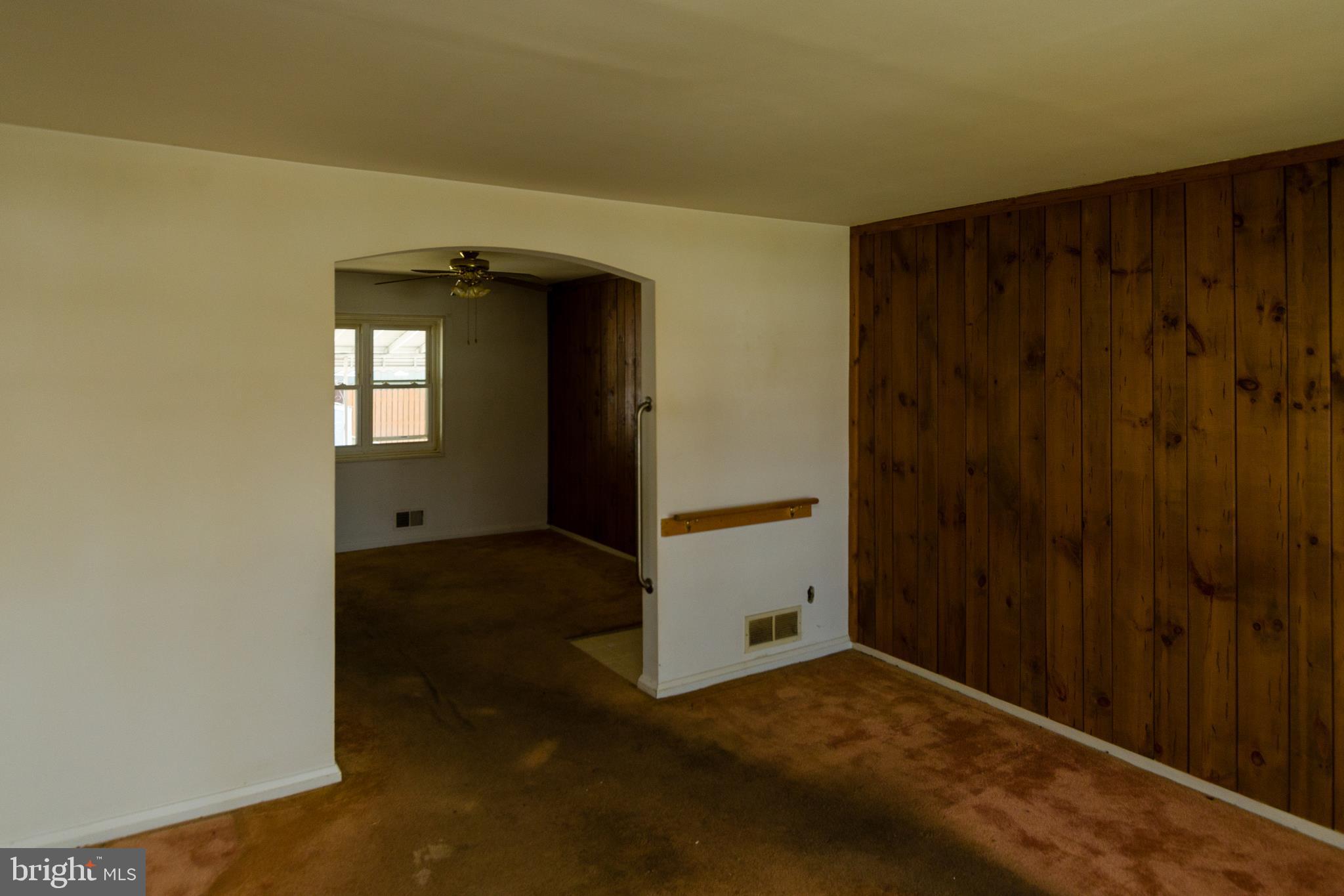 7825 Lockwood Road Baltimore, MD 21222 - Photo 4 of 20