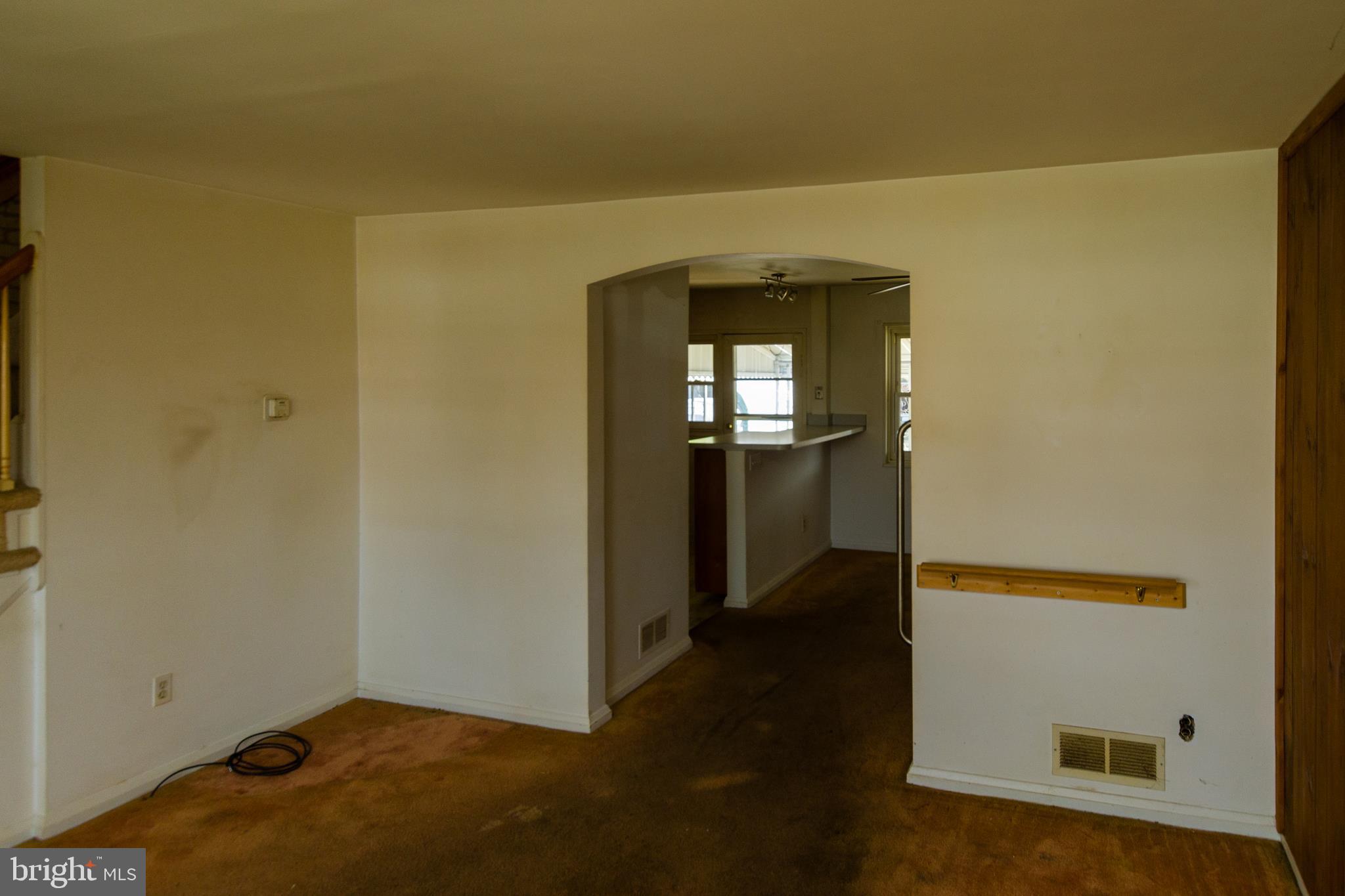 7825 Lockwood Road Baltimore, MD 21222 - Photo 5 of 20