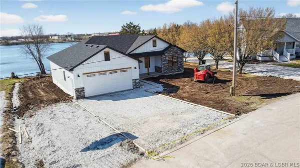 $349,900 | 223 Crescent Drive, Lincoln, MO 65338