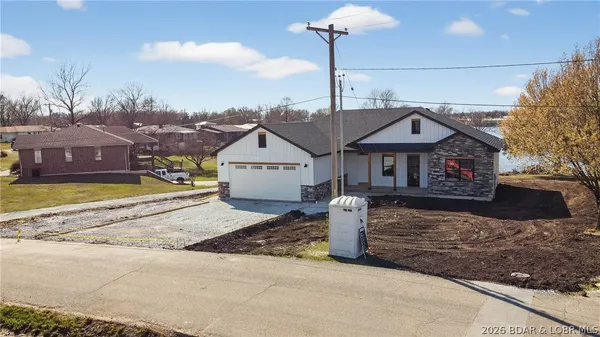 $349,900 | 223 Crescent Drive, Lincoln, MO 65338