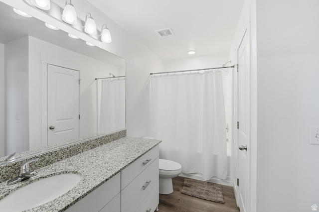 1247 West 1820th Street South Logan, UT 84321 - Photo 10 of 21 Primary bathroom