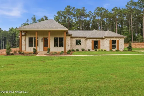 $369,900 | 182 A D Mclendon Road, Mendenhall, MS 39114